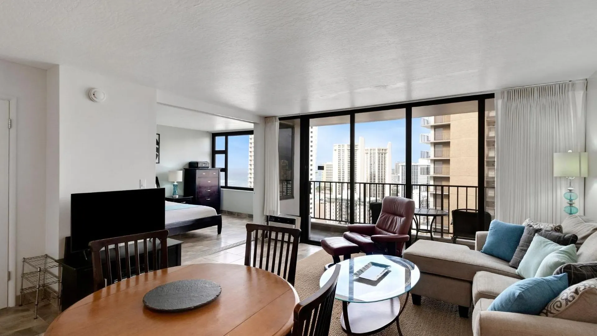 Daire 31St-Floor Oceanview Oasis -- Steps To Waikiki Beach With Free Parking Honolulu