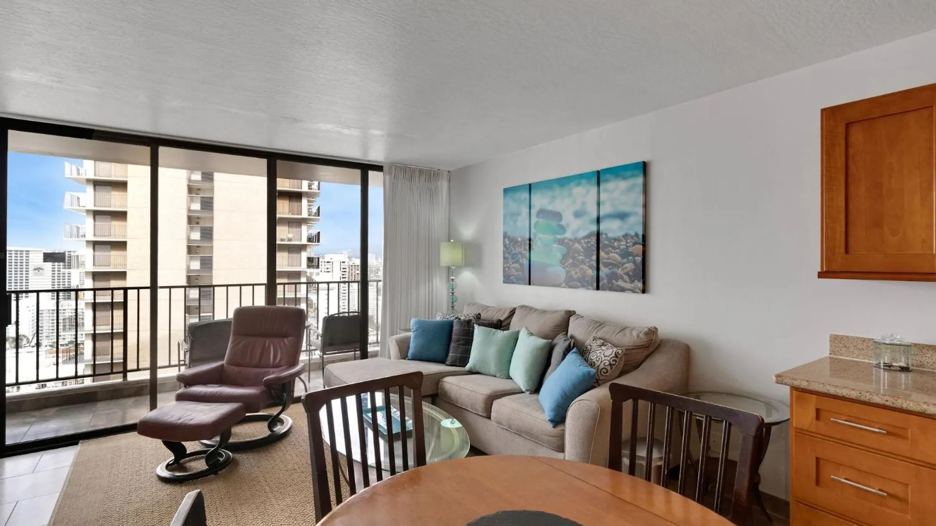 Daire 31St-Floor Oceanview Oasis -- Steps To Waikiki Beach With Free Parking Honolulu ABD