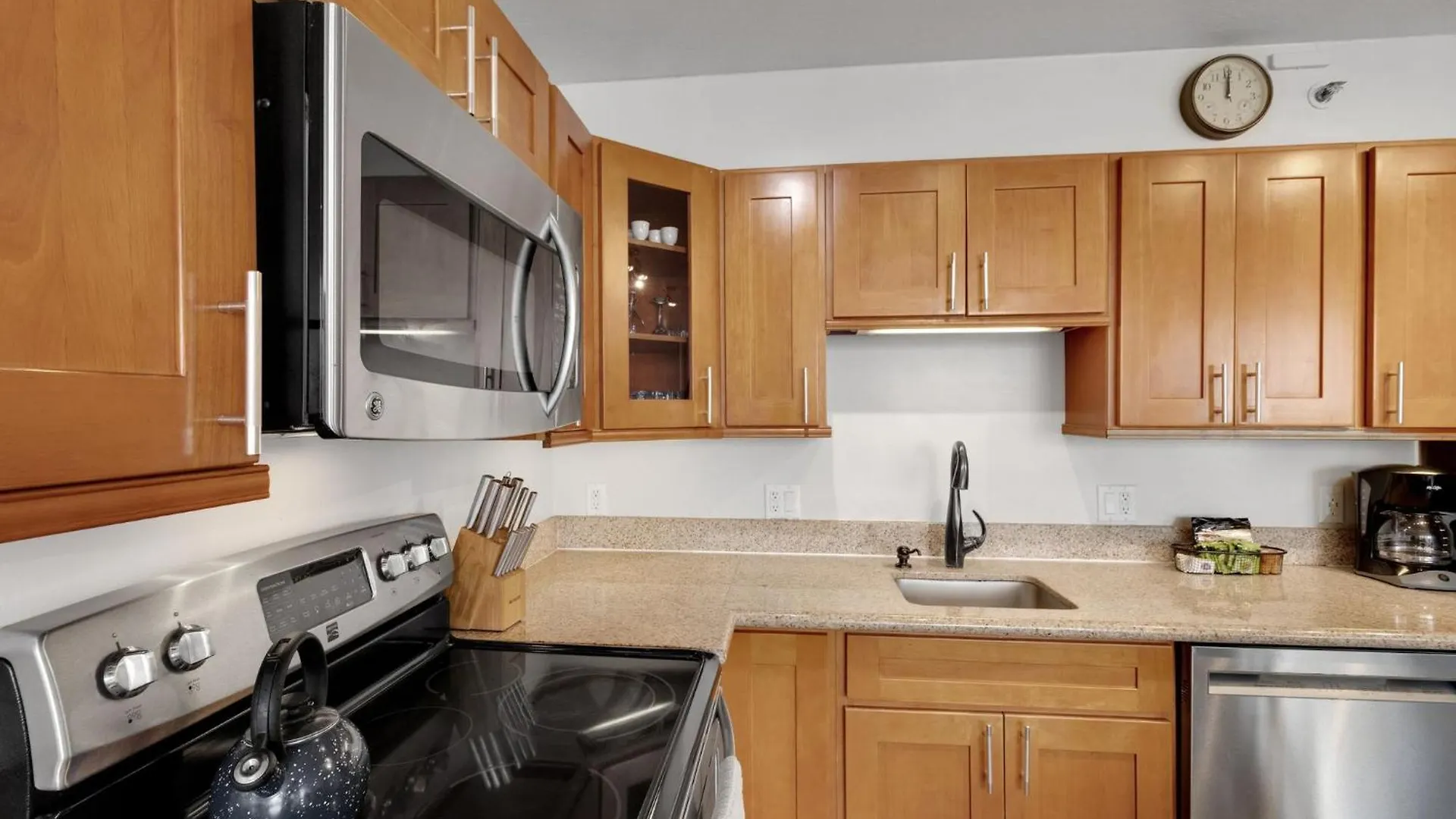 31St-Floor Oceanview Oasis -- Steps To Waikiki Beach With Free Parking Honolulu 0*,
