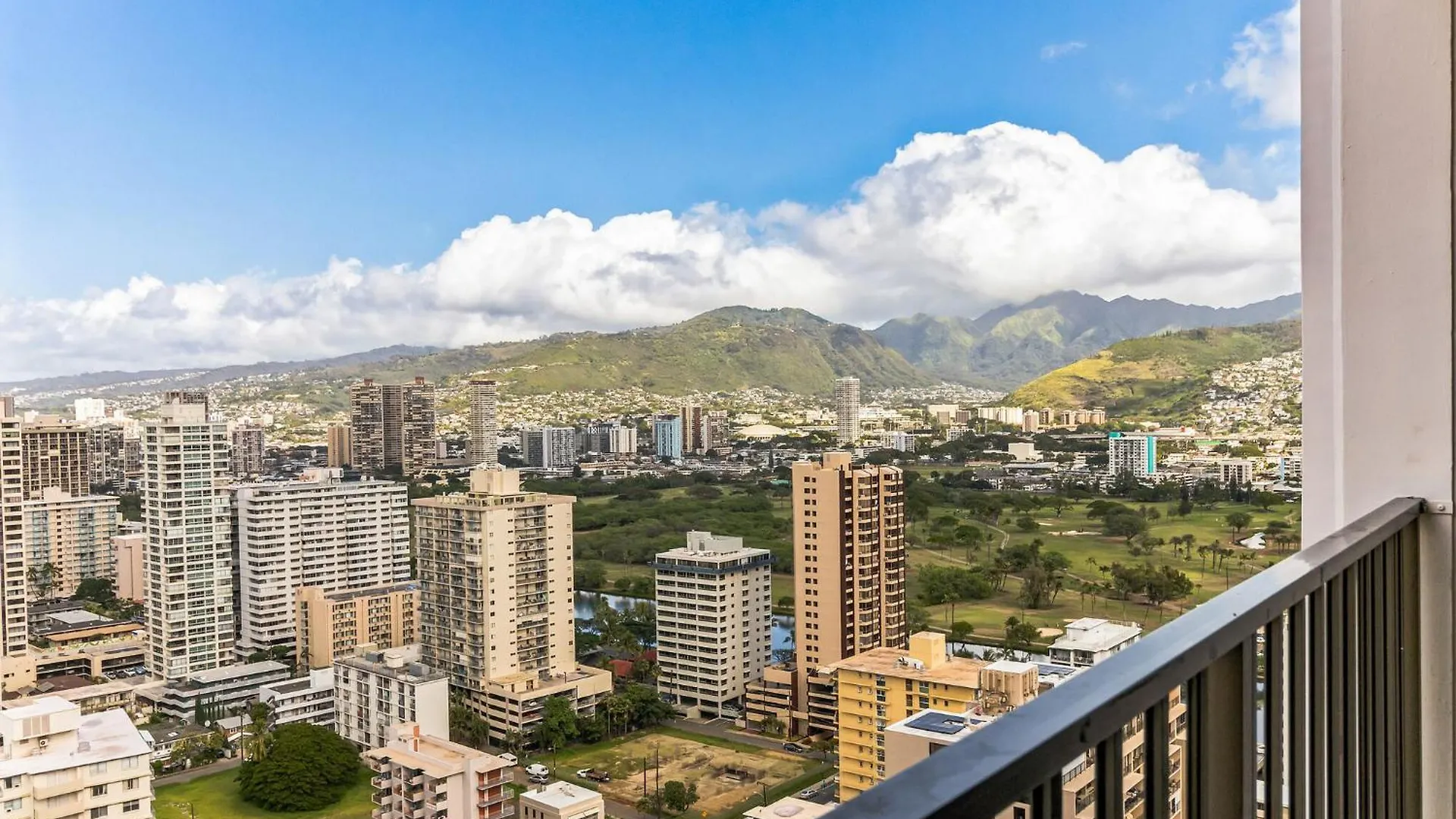 31St-Floor Oceanview Oasis -- Steps To Waikiki Beach With Free Parking Honolulu ABD