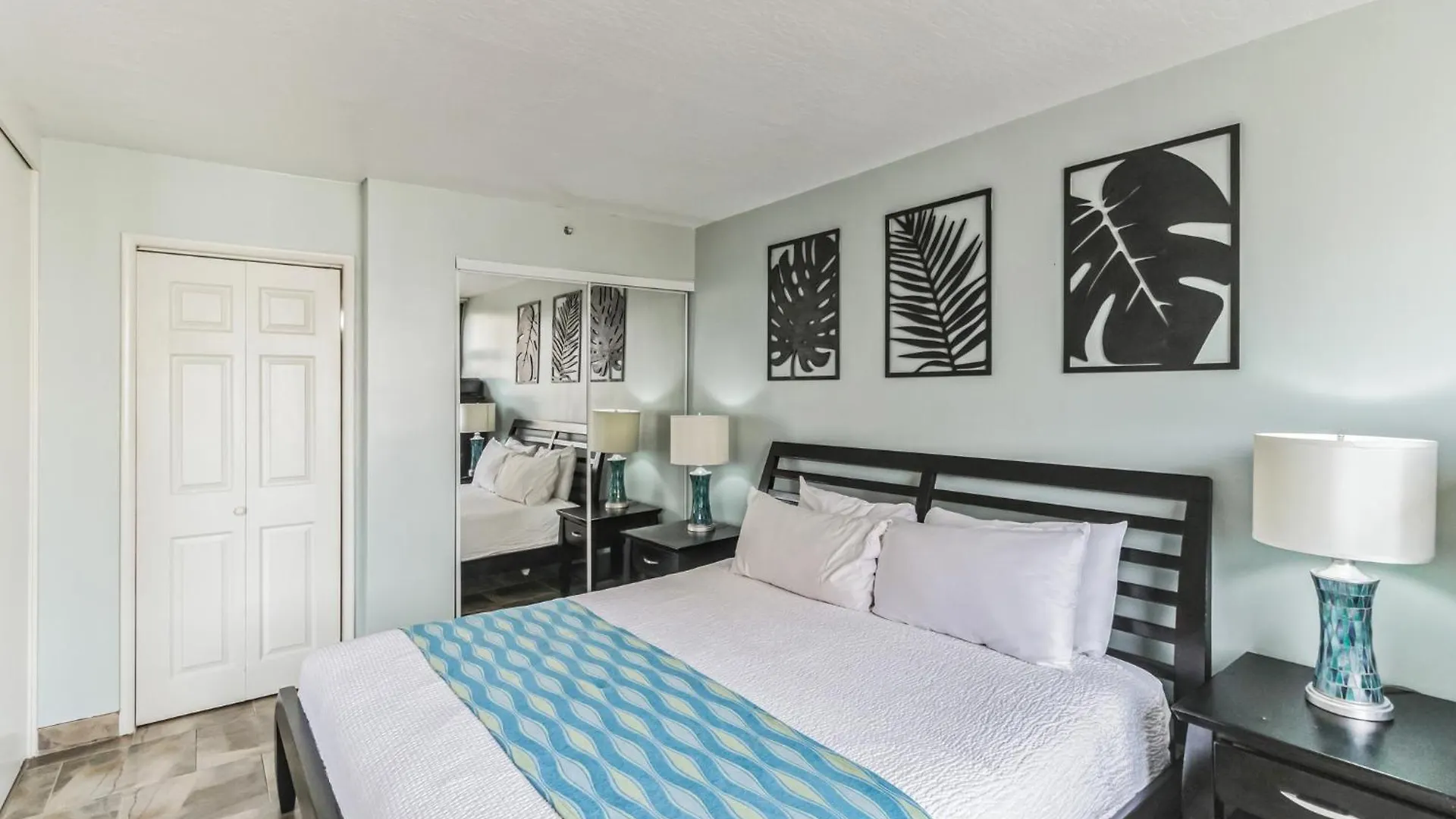31St-Floor Oceanview Oasis -- Steps To Waikiki Beach With Free Parking Honolulu 0*,  ABD