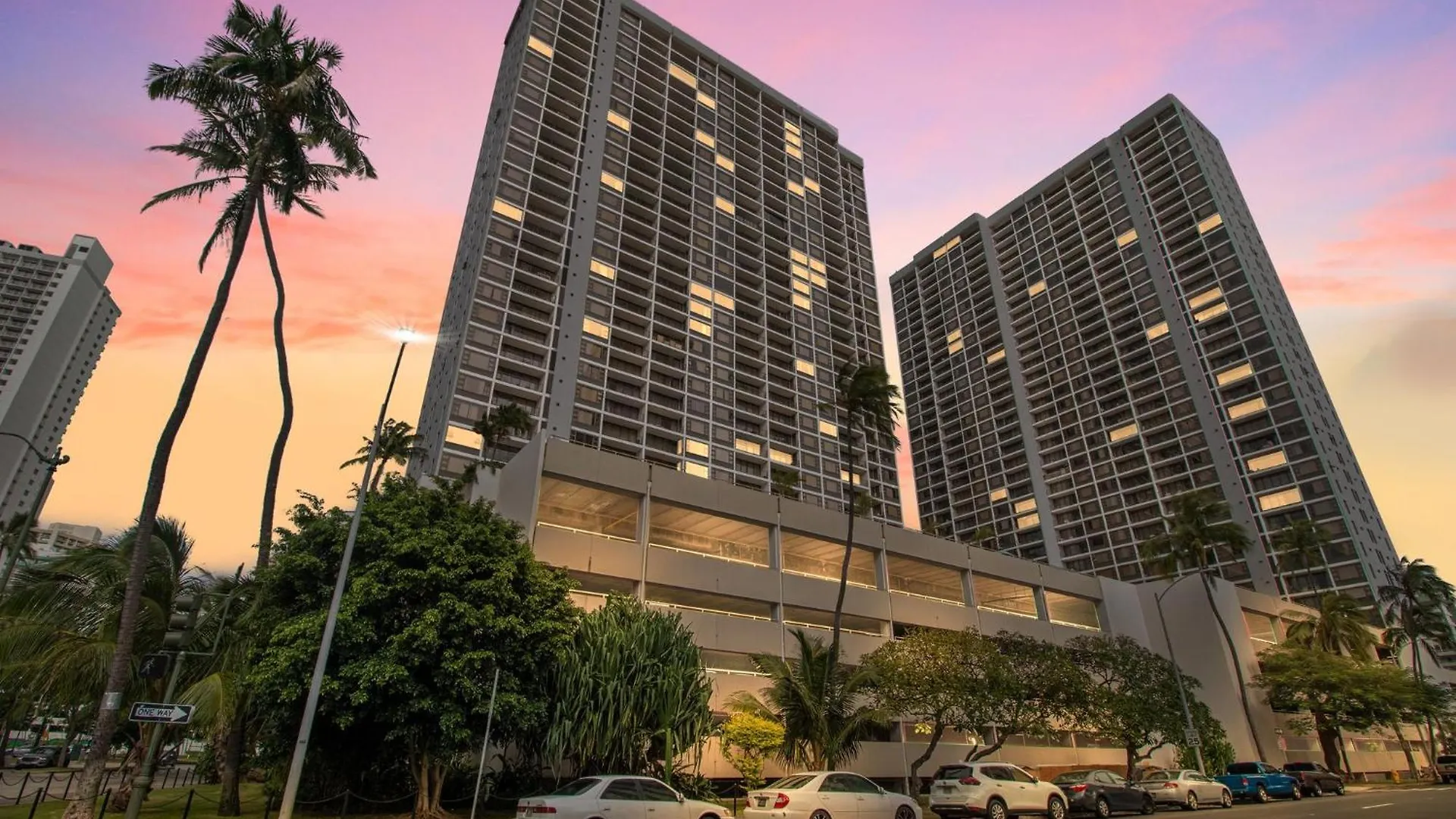 31St-Floor Oceanview Oasis -- Steps To Waikiki Beach With Free Parking Honolulu ABD