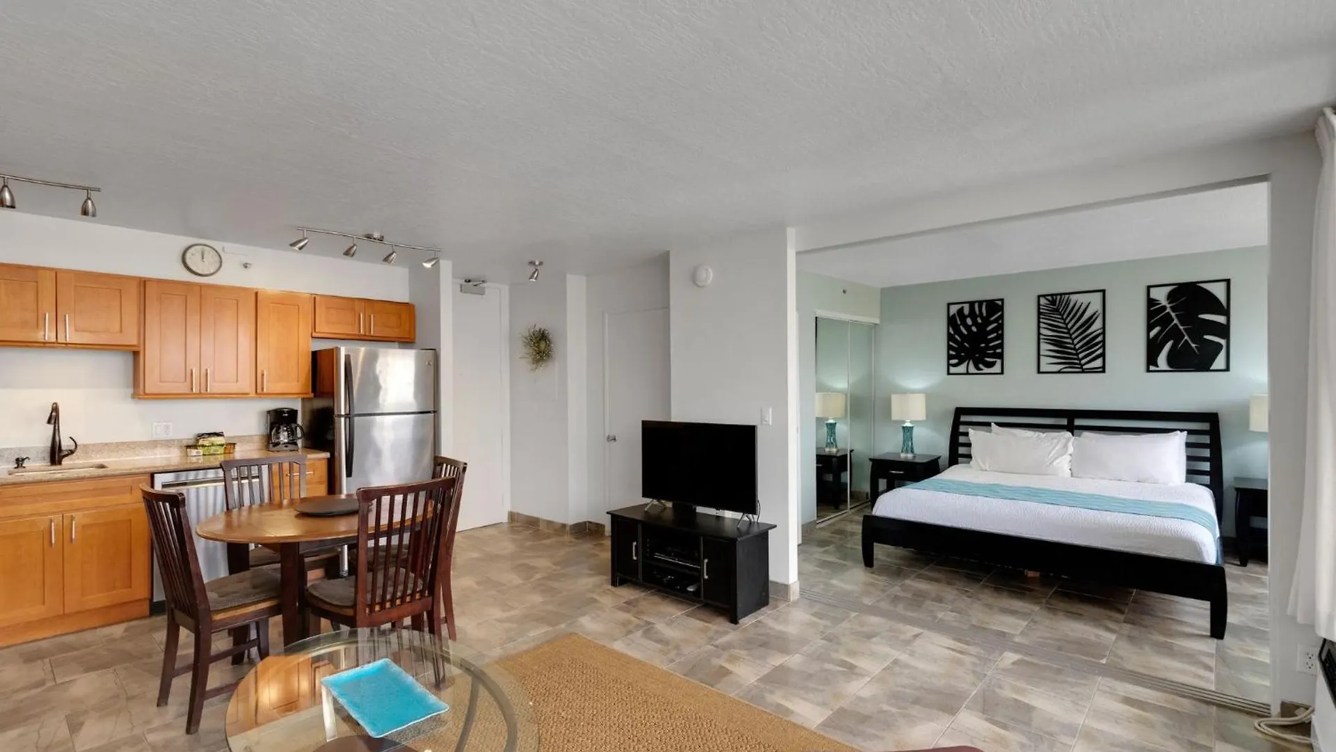 31St-Floor Oceanview Oasis -- Steps To Waikiki Beach With Free Parking Honolulu